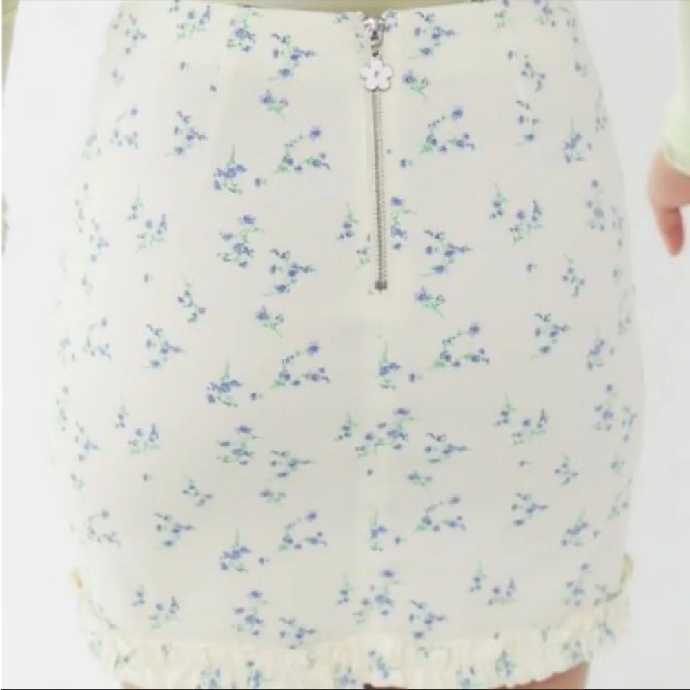 NWOT Urban Outfitters Ashton Ruffle Mini Skirt